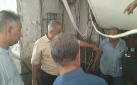 الجاوي يتفقد أعمال إعادة ترتيب الربط الكهربائي بعمائر شارع الشهيد مدرم