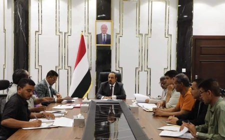 لجنة مناقصات حضرموت تُقر ترسية مشروعي تجهيز المعهد التقني الصناعي وتجهيز بعض مدارس ومركز التوحّد بالمكلا