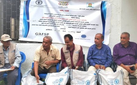 وزارة الزراعة تدشن توزيع الذرة الرفيعة بمديرية زنجبار