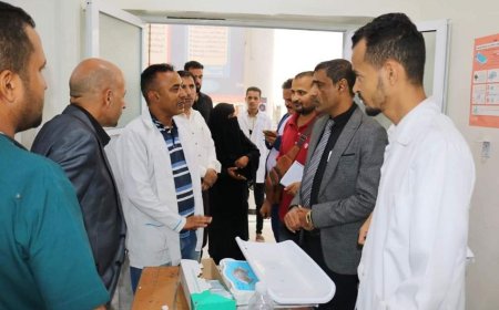 وكيل وزارة الصحة يطلع على مستوى الخدمات الطبية المقدمة في مستشفيات تعز