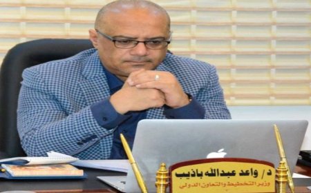 الوزير باذيب يوجه بسرعة اجراء الاصلاحات الفورية لابراج الاتصالات بالمنصورة والعريش بالعاصمة عدن