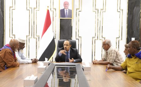محافظ حضرموت يبحث مع عددٍ من أبناء حضرموت جهود لم الشمل ووحدة الكلمة