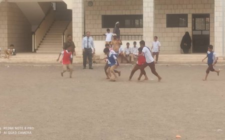 تدشين العام الدراسي الجديد في مديرية الشيخ عثمان بفعالية رياضية ضمن حملة العودة إلى المدرسة