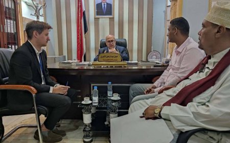 الوزير الاغبري يبحث مع مسؤول أممي برامج توطين العمل المجتمعي