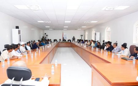 تنفيذي شبوة يناقش تقارير مكتب الثقافة وفرعي الهيئة العامة للآثار والكتاب والنشر