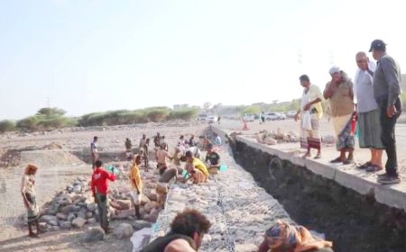 تنفيذا لتوجيهات معالي وزير الأشغال.. بدء إصلاحات عاجلة لجسر سائلة بله في لحج