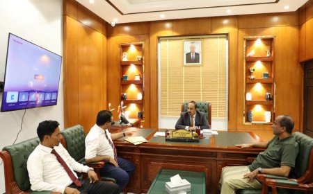 محافظ حضرموت يبحث سبل الارتقاء بنشاط قطاع التأمين لتحقيق النمو الاقتصادي وحماية الأفراد والممتلكات