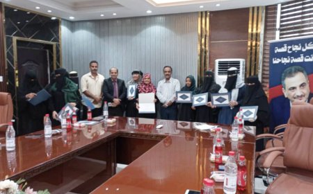 بعد تصدر المديرية المراكز الأولى لحملات شلل الأطفال.. مدير عام خورمكسر ومدير مكتب الصحة يكرمان الفرق الصحية الميدانية بالمديرية