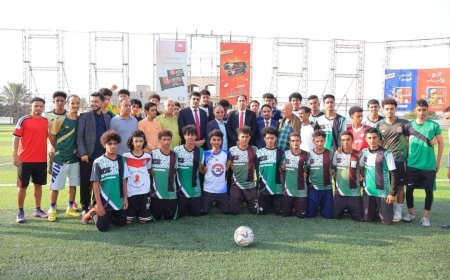 وزير الشباب والرياضة يطلع على الأعمال المنجزة بملعب الشهداء بتعز