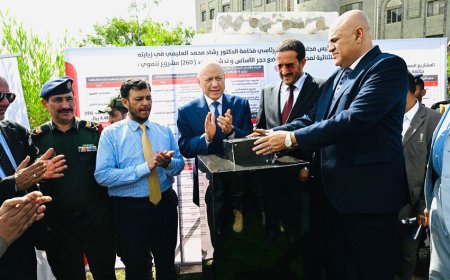 الرئيس العيمي وعضوا المجلس عبدالله ومجلي يدشنون عددا من المشاريع الانمائية في تعز