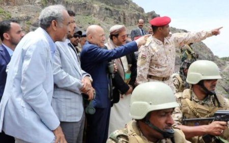 الرئيس العليمي يتفقد عدداً من جبهات القتال في تعز