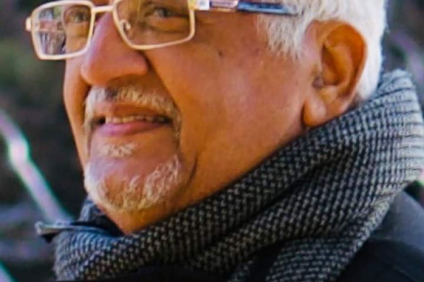 سفير يمني يتحدث عن عملية عن نقل إرهابيين من دولة مجاورة إلى اليمن