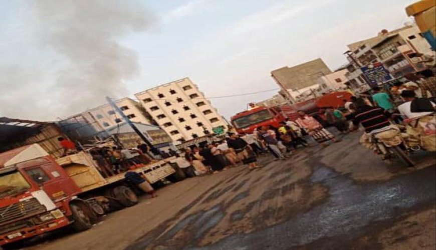 نشوب حريق في معمل تصنيع للورق بعدن 