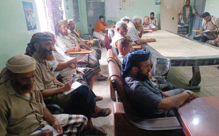 لحج.. مدير عام طور الباحة بلحج يترأس اجتماعاً بمدراء المكاتب التنفيذية ويستمع لعدة تقارير 