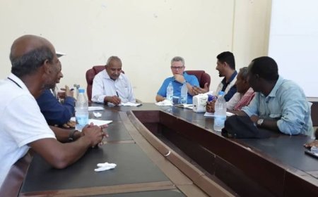 أمين محلي المخا يناقش تدخلات منظمة يونيسف في مشاريع مياه الريف