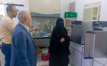 وزير المياه والبيئة يتفقد موقع مشروع خزان المياه في خورمكسر بعدن