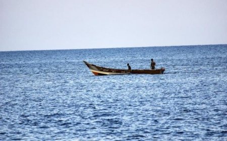 استمرار فقدان 21 صيادًا من أبناء الخوخة وسط مخاوف متزايدة