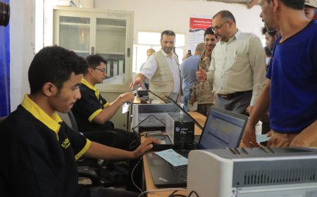 مأرب: العواضي يدشن عملية صرف مكرمة الملك سلمان للمناطق والدوائر والوحدات العسكرية والأمنية