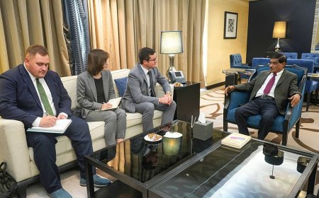 البحسني يبحث مع القائم بأعمال السفارة الروسية تعزيز العلاقات الثنائية ومستجدات الأوضاع في اليمن