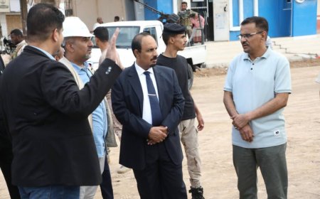 محافظ حضرموت يتفقد سير العمل في مشروع صيانة وتأهيل  المدخل الشرقي لمدينة المكلا