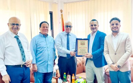 وزارة الشباب والرياضة تكرم مندوب اليمن في الجامعة العربية