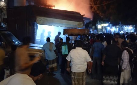 احتراق أقدم كشك لبيع الصحف في الشيخ عثمان