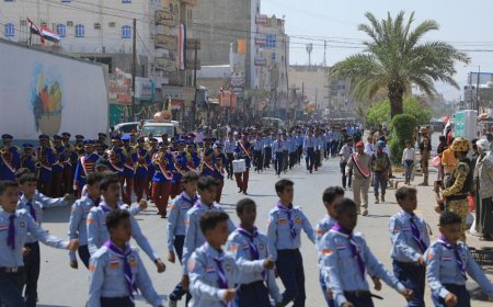 الفرق الكشفية والموسيقى العسكرية تجوب شوارع مأرب للاحتفال بالأعياد الوطنية سبتمبر واكتوبر ونوفمبر