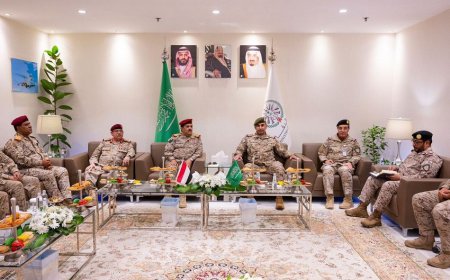 وزير الدفاع يبحث مع قائد القوات المشتركة دعم القوات المسلحة اليمنية