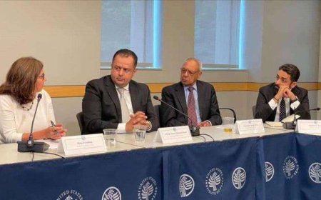 أول ظهور لمعين عبد الملك منذ إقالته