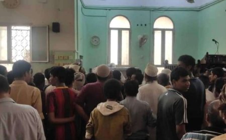 فوضى عارمة داخل مسجد بعدن بسبب هذا الأمر