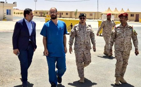 رئيس الوزراء يعبر عن الاجلال والتقدير لتضحيات أبناء الوطن في الدفاع عن الثورة والجمهورية