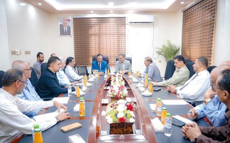 لقاء بعدن يناقش سُبل تطوير عمل الأنظمة الآلية لمصلحة الجمارك