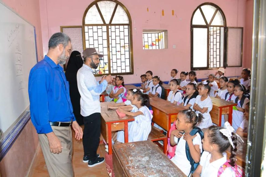 عدن .. مدير عام صيرة يطلع على عدد من المشاريع والمنشآت التعليمية 