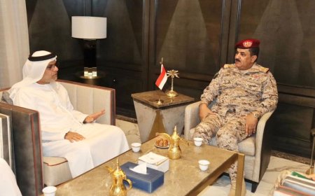 وزير الدفاع يناقش مع السفير الإماراتي تطورات الوضع في اليمن