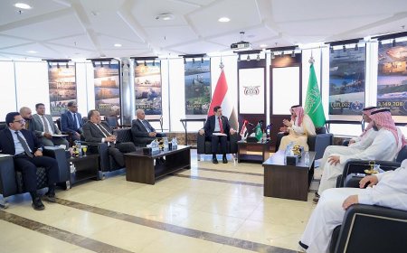 رئيس مجلس الوزراء يزور مقر البرنامج السعودي لتنمية وإعمار اليمن