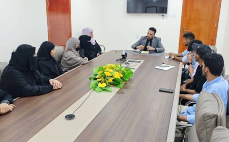لدى اجتماعه بمندوبي الأقسام.. رئيس الجامعة الألمانية الدولية - عدن يستمع إلى احتياجات الطلاب