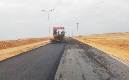 بدء سفلتة شارع الثلاثين في المهرة