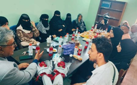 برئاسة عميد الكلية،،  قسم اللغة الإنجليزية وآدابها يعقد اجتماعه الشهري ويحتفي بمخرجات الماجستير