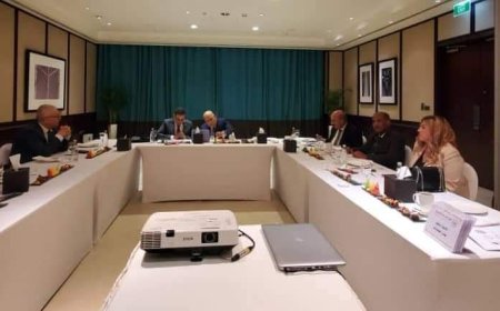 جامعة سيئون تشارك في اجتماع إدارة المجلس العربي للدراسات العليا والبحث العلمي بدبي