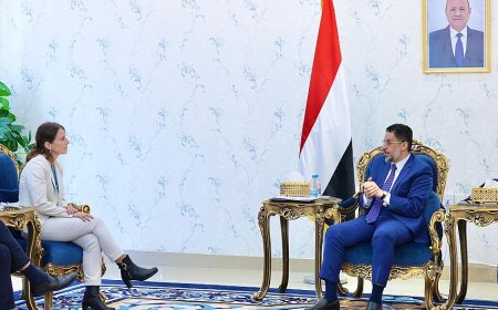 رئيس الوزراء يؤكد على المجتمع الدولي دعم الحكومة لمواجهة التحديات الاقتصادية ووقف تدهور العملة الوطنية