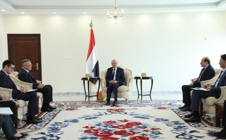 رئيس مجلس القيادة يشيد بالعلاقات التاريخية مع جمهورية روسيا الاتحادية