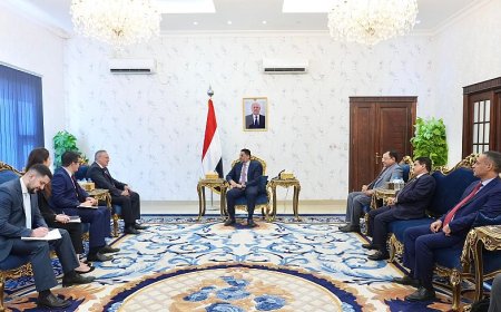 بن مبارك يستقبل في عدن وفد جمهورية روسيا الاتحادية