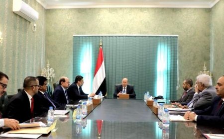 الرئيس العليمي يعقد اجتماعا برئيس الوزراء ولجنة ادارة الازمات الاقتصادية والانسانية