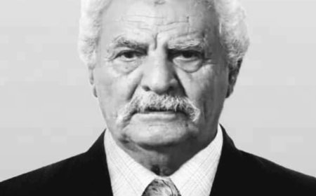 مدير عام خورمكسر يعزي مدير عام المنصورة بوفاة المغفور له بإذن الله "والده" 