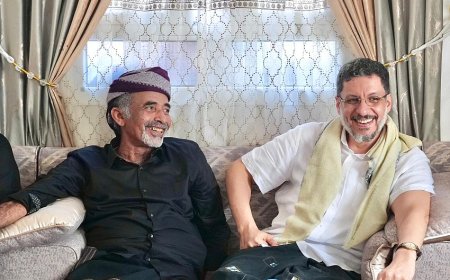 رئيس الوزراء يقوم بزيارة لمنزل الفريق الصبيحي ويثمن دوره الوطني والنضالي
