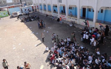 العجز عن دفع الرسوم يحرم طلبة في صنعاء من أداء الامتحانات ..
