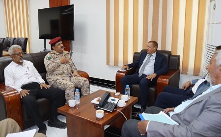 رئيس مجلس القضاء الأعلى يناقش مع وزير الدفاع تطوير القضاء العسكري وترميم مقراته