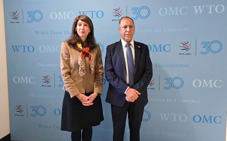 وزير الصناعة والتجارة يؤكد على أهمية تعزيز العلاقات الثنائية مع منظمة التجارة العالمية