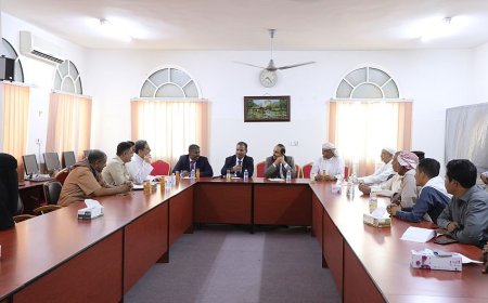 مبخوت بن ماضي يناقش مع الغرفة التجارية بسيئون تسهيل الحركة التجارية والاستثمارية