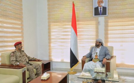 العرادة يطلِّع على نتائج الزيارات الخارجية لرئيس هيئة الأركان العامة